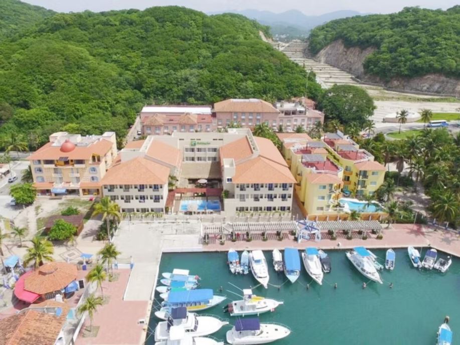  Holiday Inn Huatulco